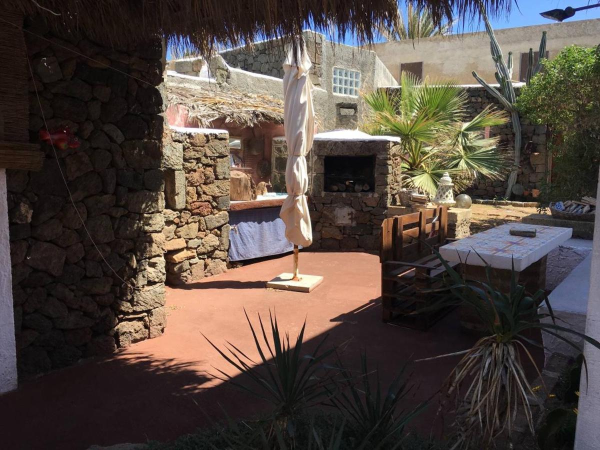 Cactus B&B Le Casette Di Marilena Pantelleria Exteriör bild